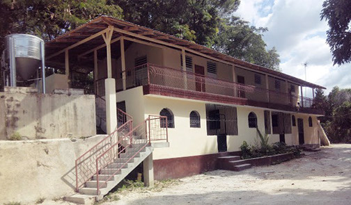 L'un des bâtiment des PFST à Rivière Froide